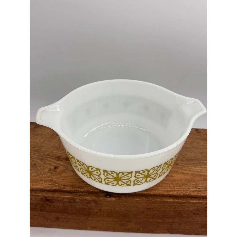 Pyrex Verde Square Flowers 474-B Casserole Dish 1.5 Qt White Milk Glass No Lid